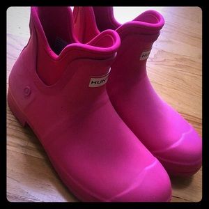 Hunter women’s low cut rainboot size 10 hot pink